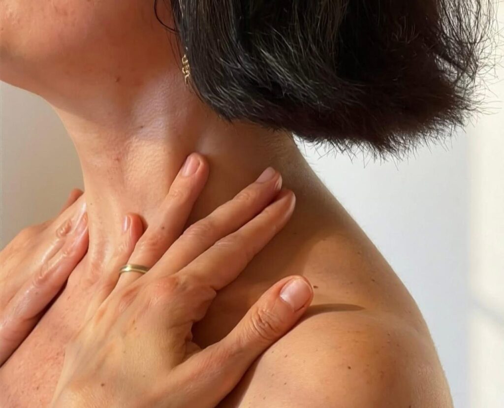 Yoga du visage – Spécial Été 💆🏻‍♀️☀️